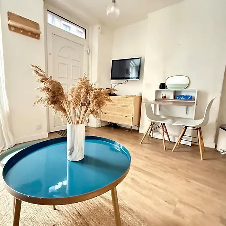 Stationnement Gratuit - Acces Independant 아파트